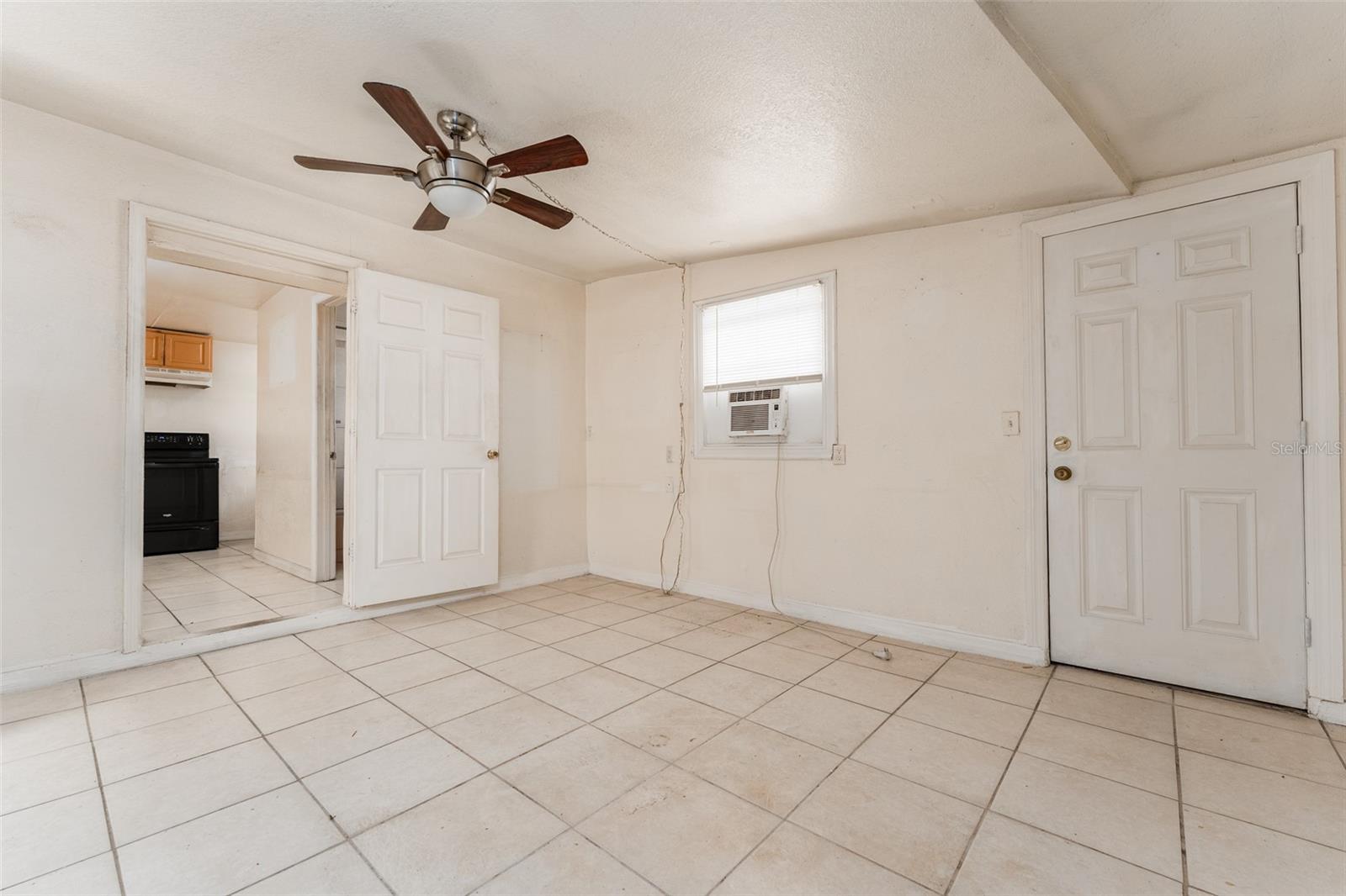 Image 32 of 38 For 4924 Washington Street