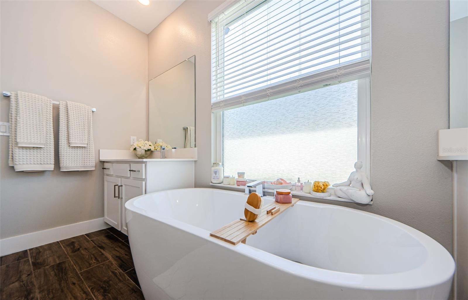 Image 28 of 69 For 2653 Longleaf Pine Point