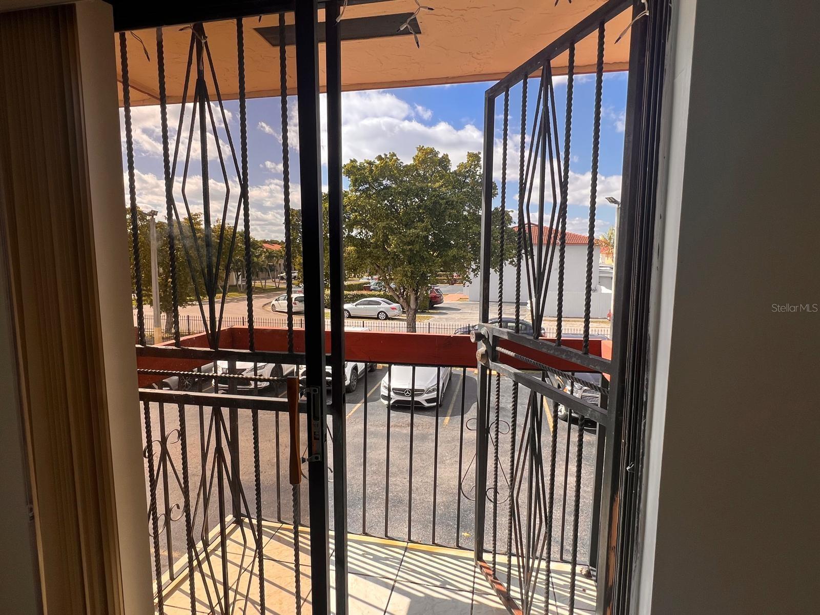 Image 18 of 39 For 5931 16th Lane 10