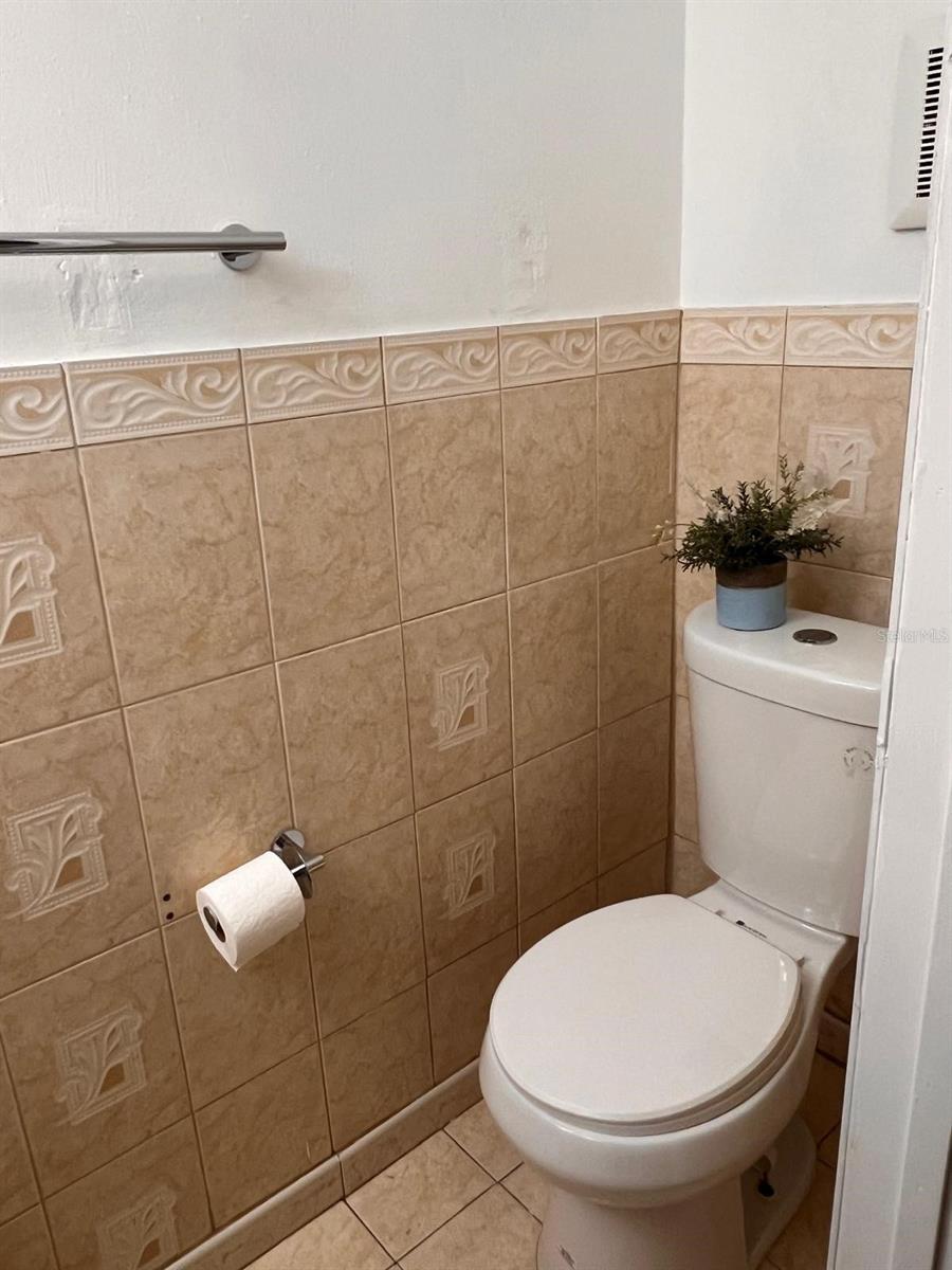 Image 30 of 39 For 5931 16th Lane 10