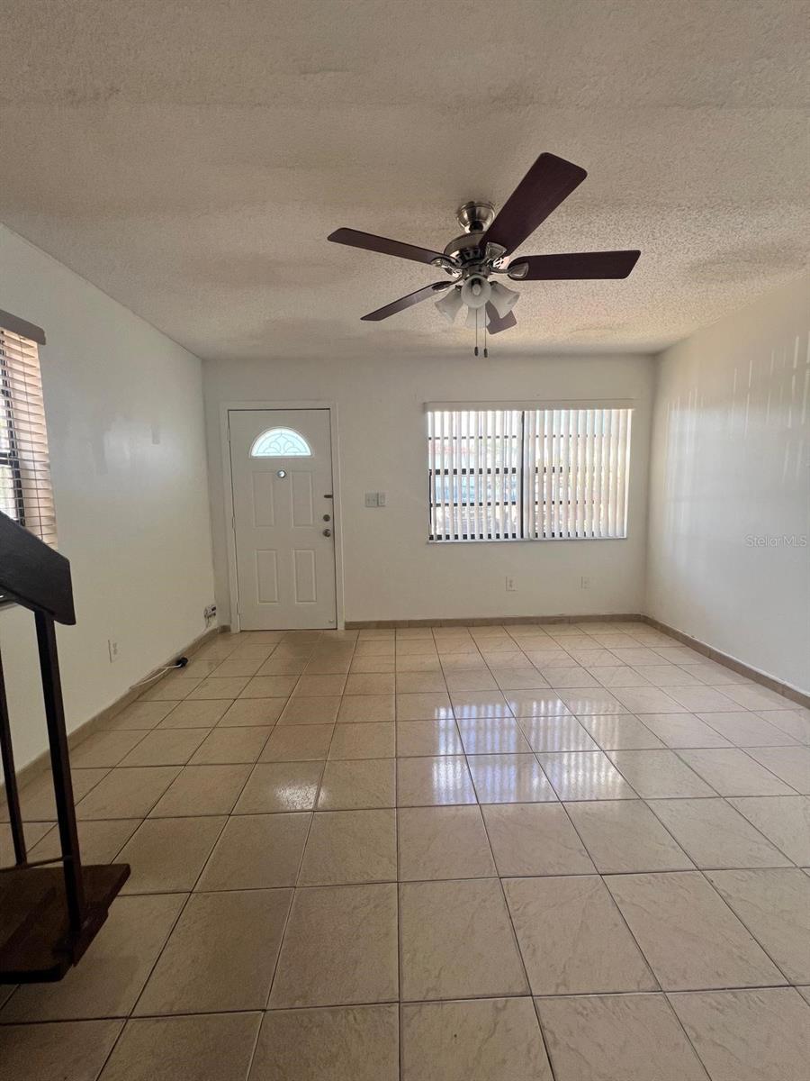 Image 4 of 39 For 5931 16th Lane 10