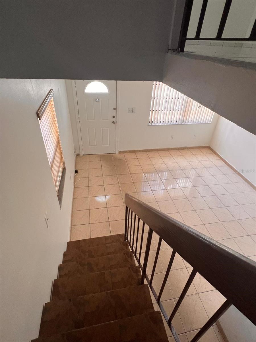 Image 7 of 39 For 5931 16th Lane 10