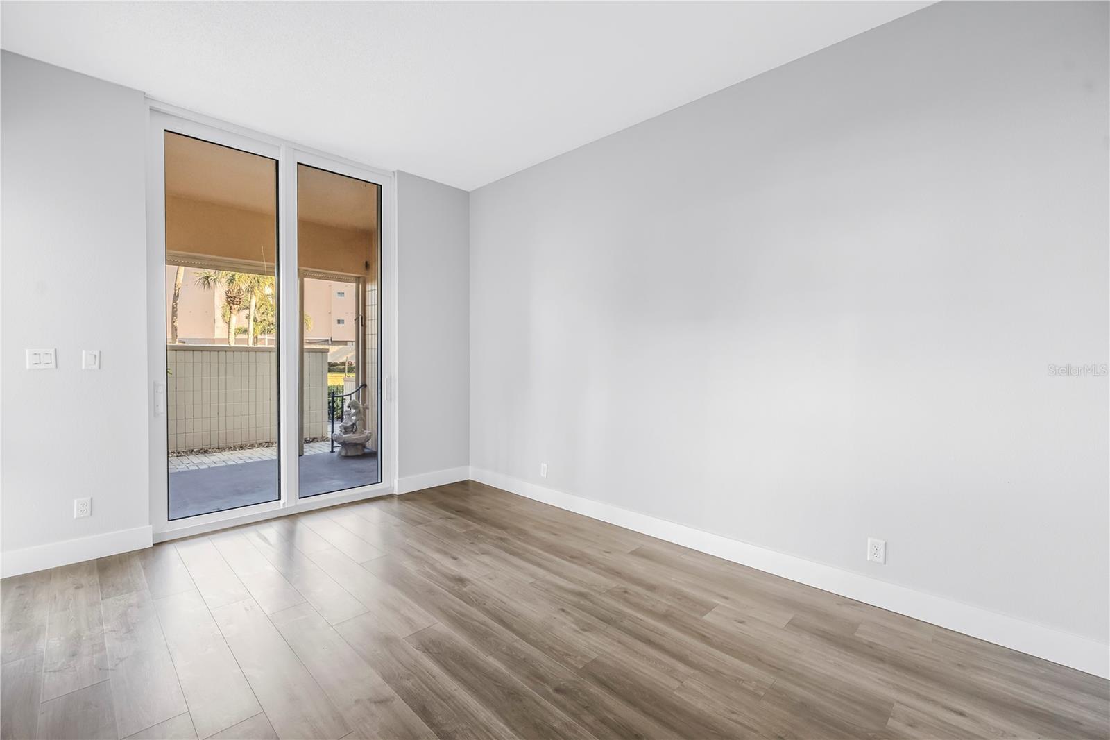 Image 25 of 92 For 7400 Sun Island Drive S 103