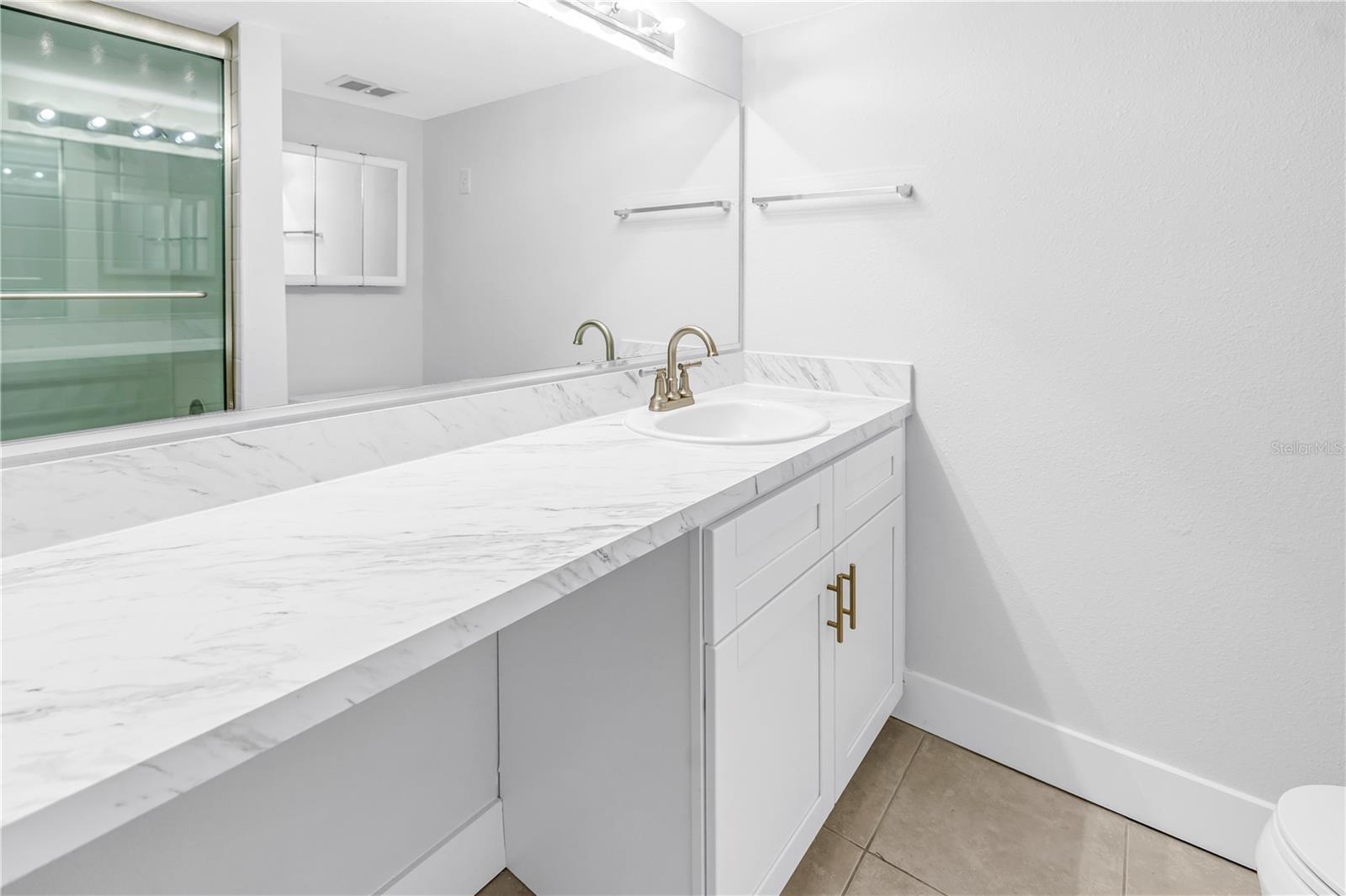 Image 28 of 92 For 7400 Sun Island Drive S 103