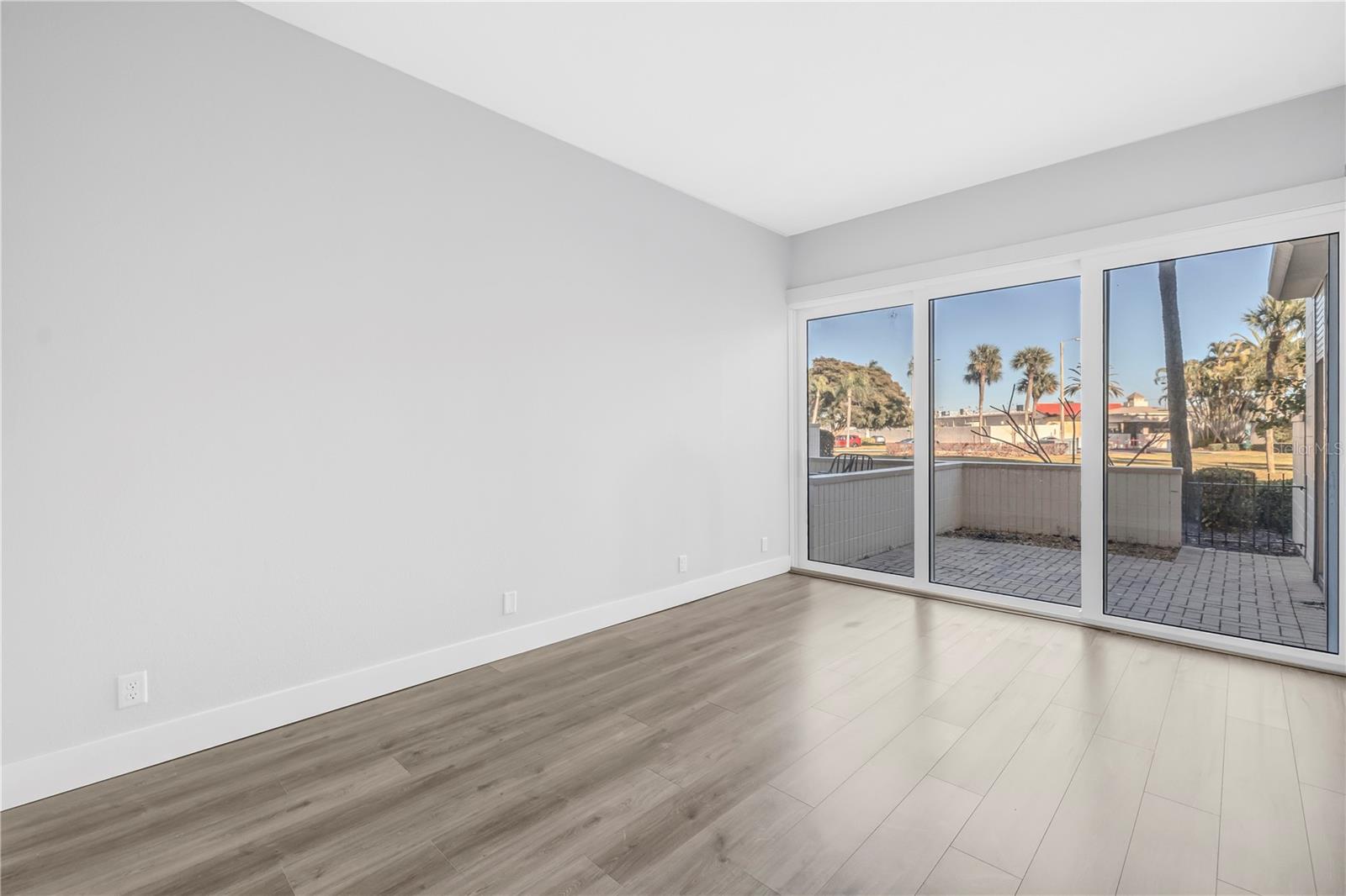 Image 30 of 92 For 7400 Sun Island Drive S 103