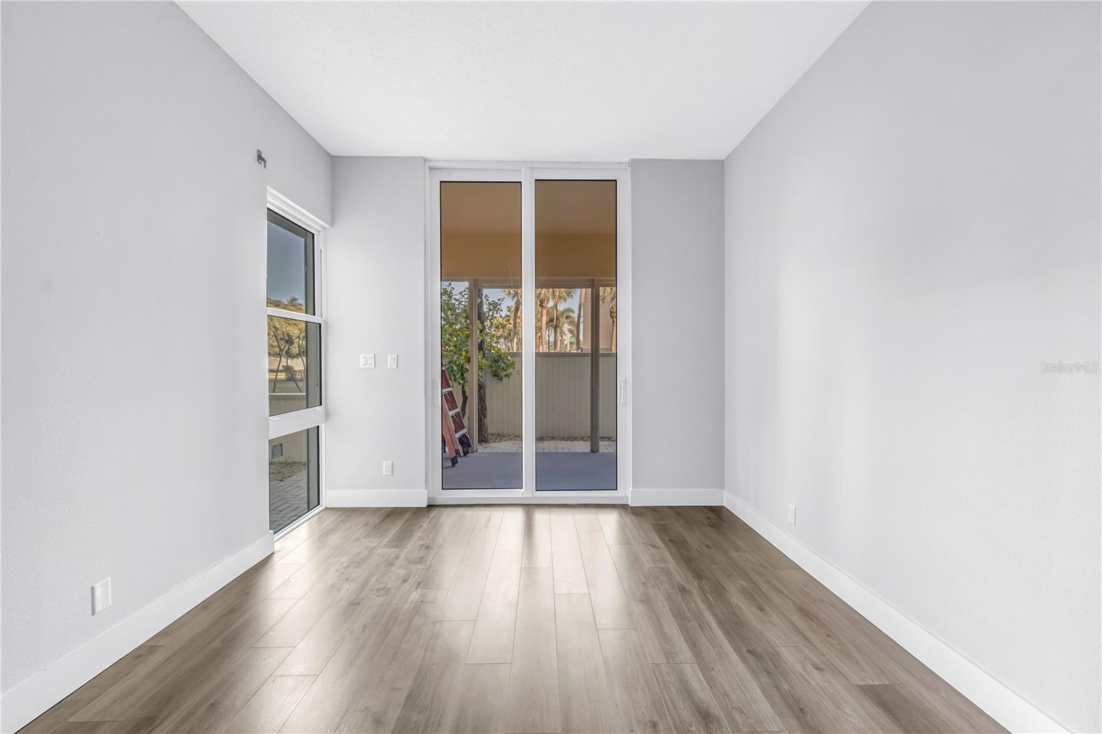 Image 35 of 92 For 7400 Sun Island Drive S 103