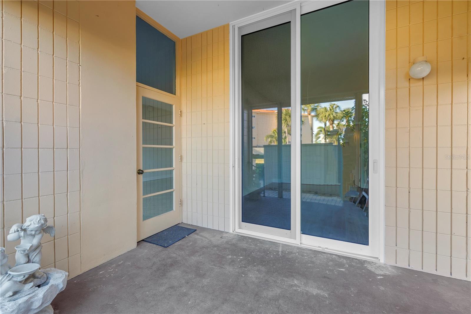 Image 41 of 92 For 7400 Sun Island Drive S 103