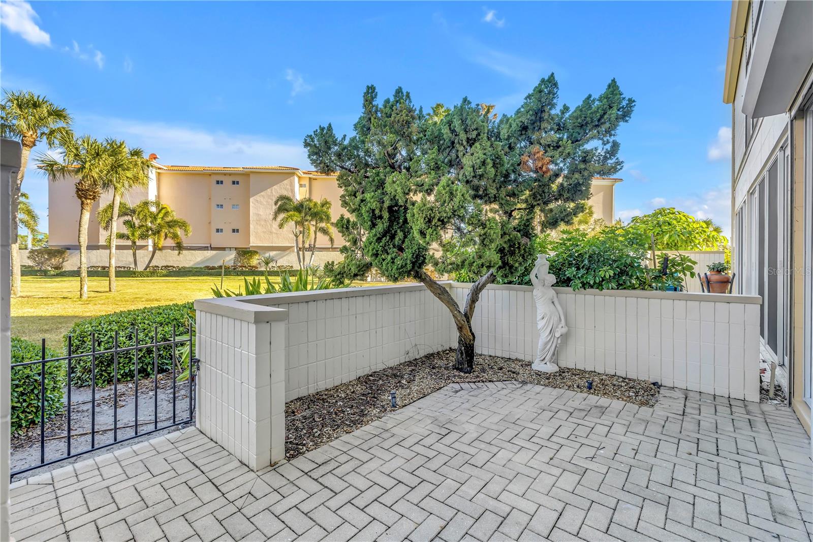 Image 42 of 92 For 7400 Sun Island Drive S 103