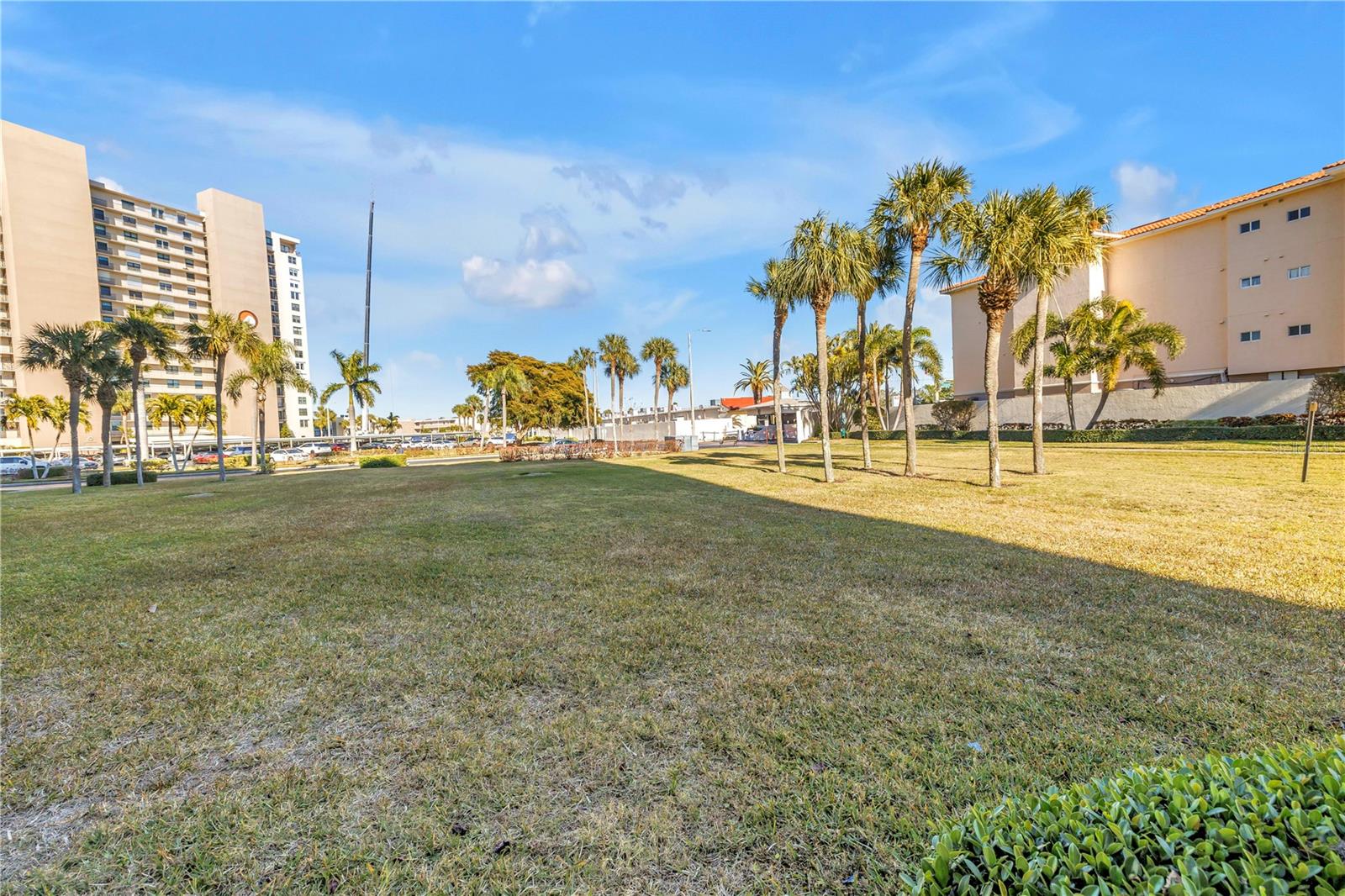 Image 45 of 92 For 7400 Sun Island Drive S 103