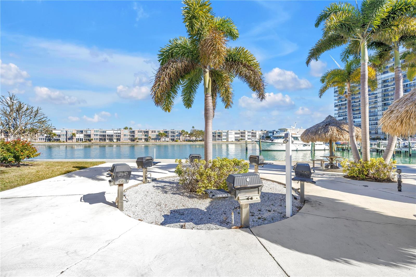 Image 50 of 92 For 7400 Sun Island Drive S 103