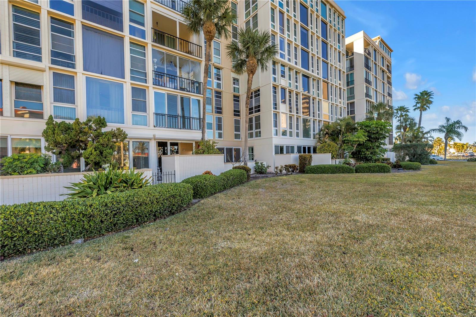 Image 57 of 92 For 7400 Sun Island Drive S 103