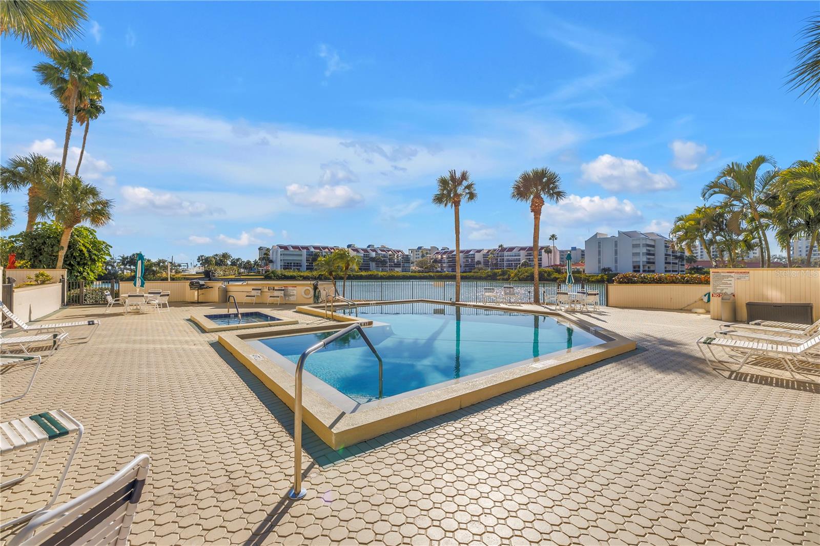 Image 58 of 92 For 7400 Sun Island Drive S 103