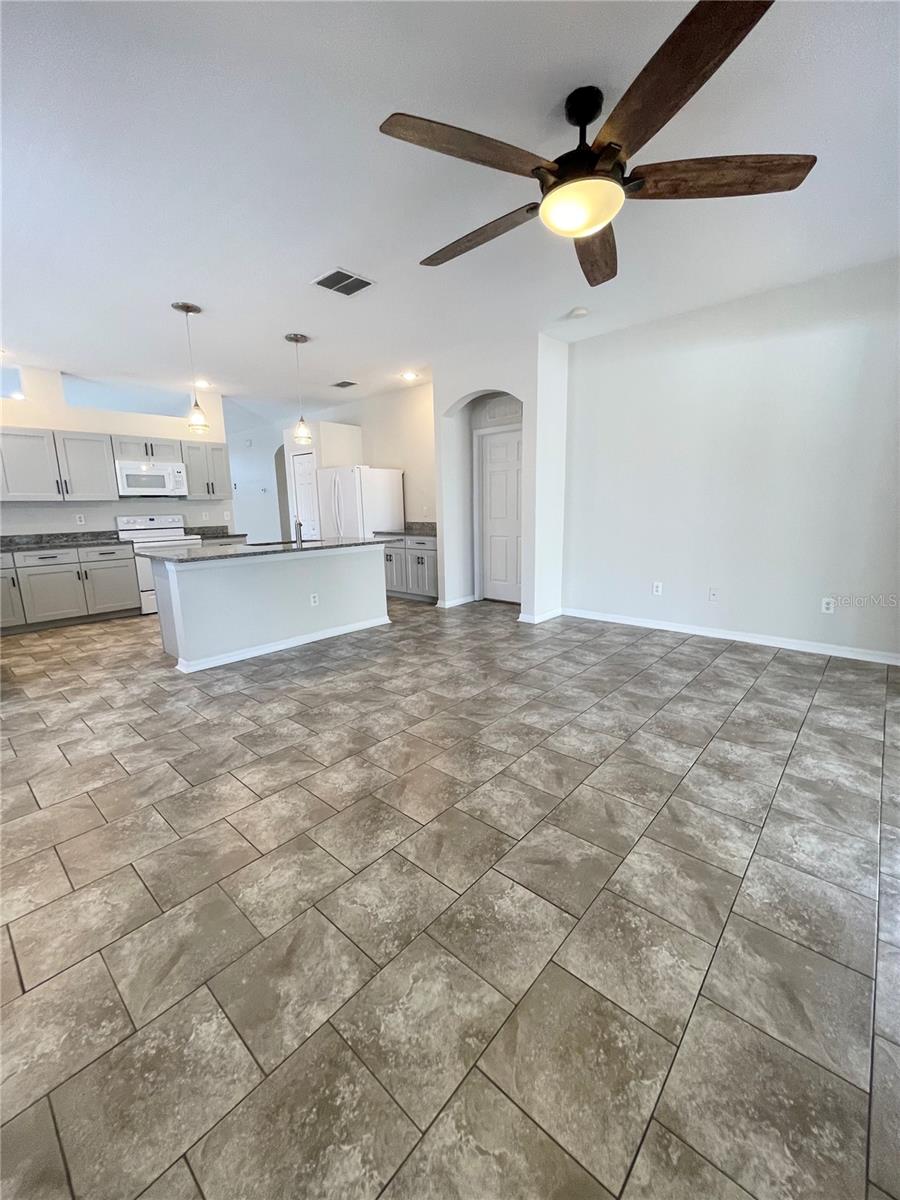 Image 11 of 35 For 3009 Clover Blossom Circle