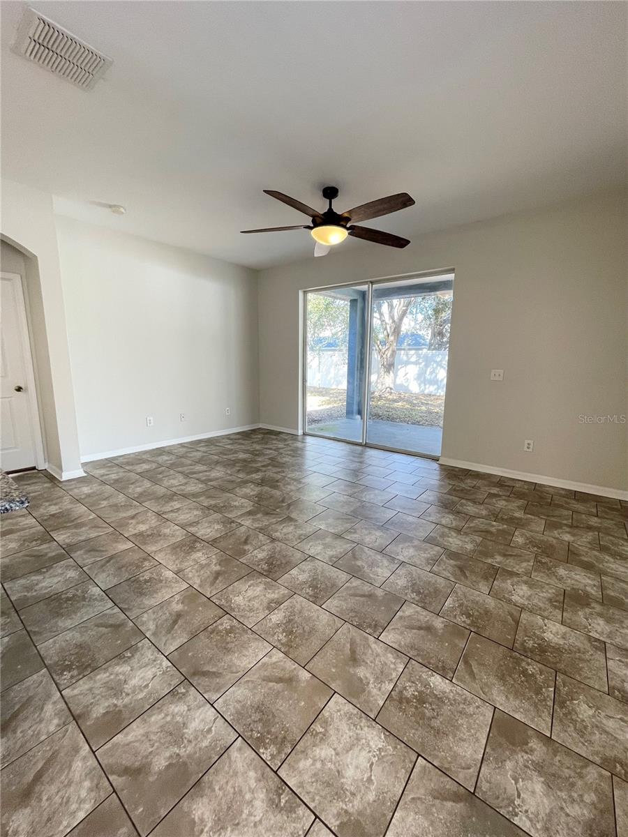 Image 12 of 35 For 3009 Clover Blossom Circle