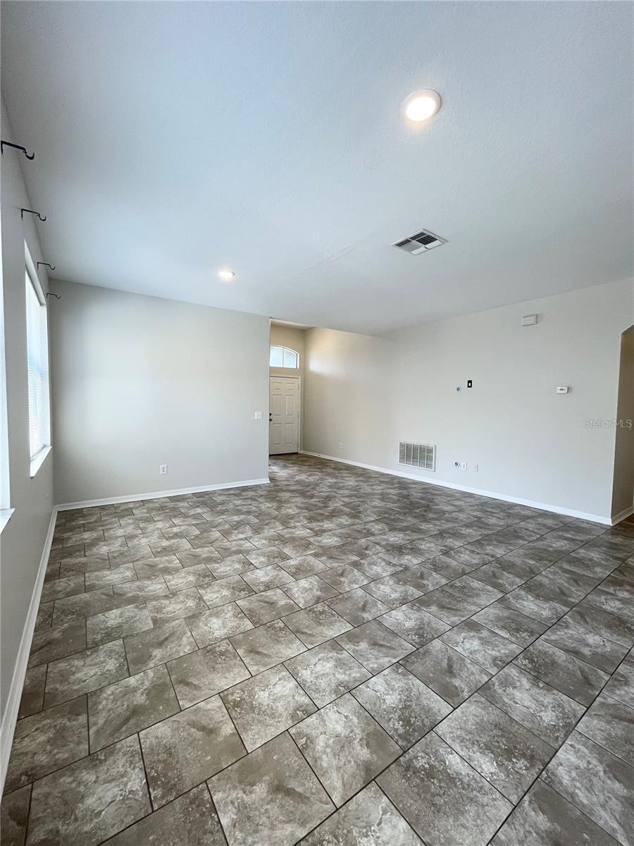 Image 3 of 35 For 3009 Clover Blossom Circle