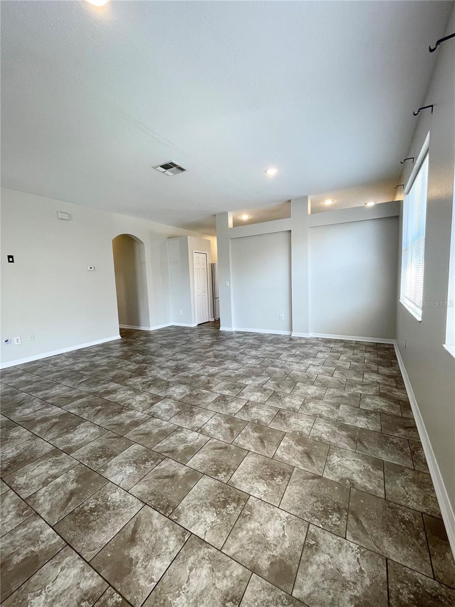 Image 4 of 35 For 3009 Clover Blossom Circle