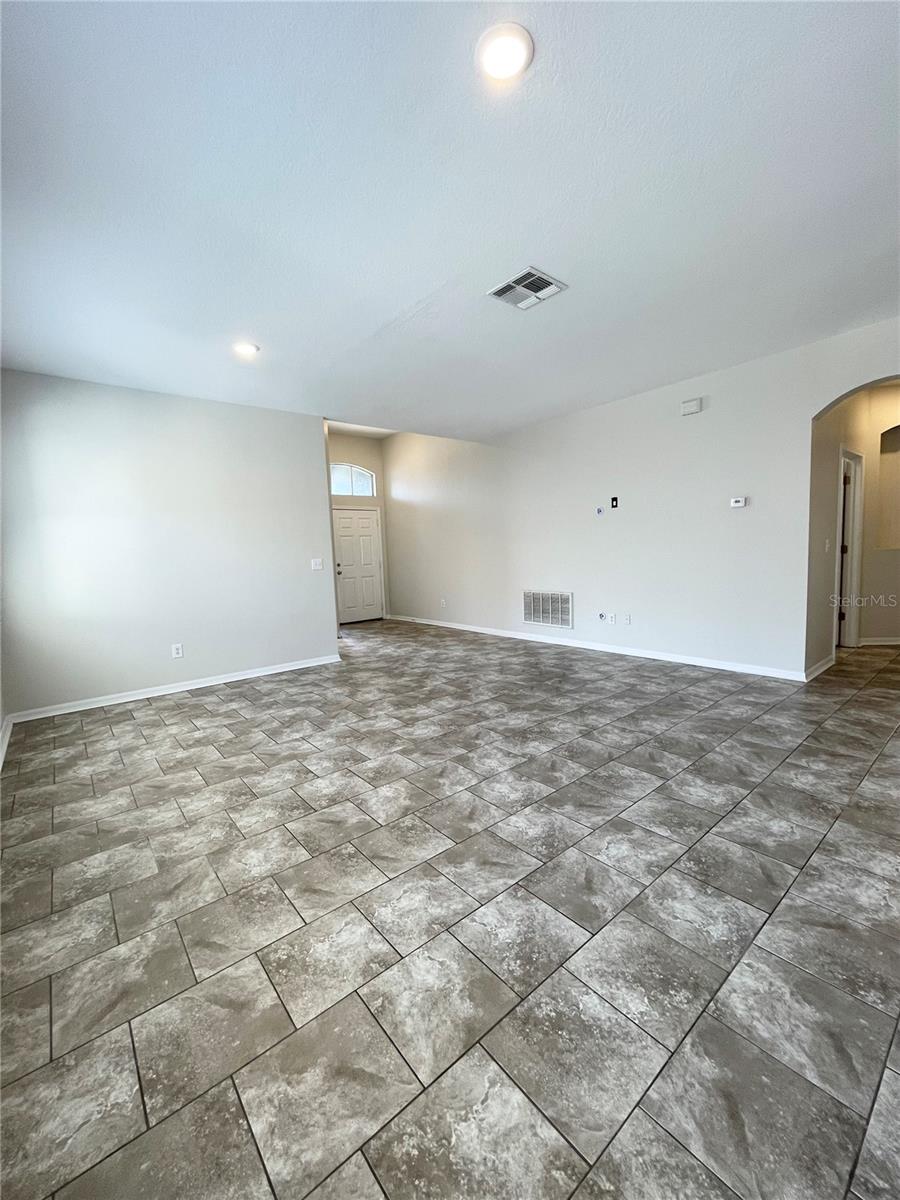 Image 5 of 35 For 3009 Clover Blossom Circle