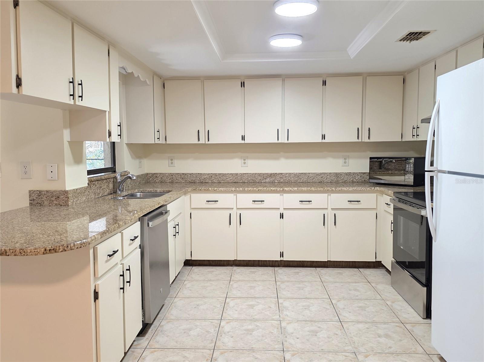 Image 4 of 22 For 403 Copperleaf Circle