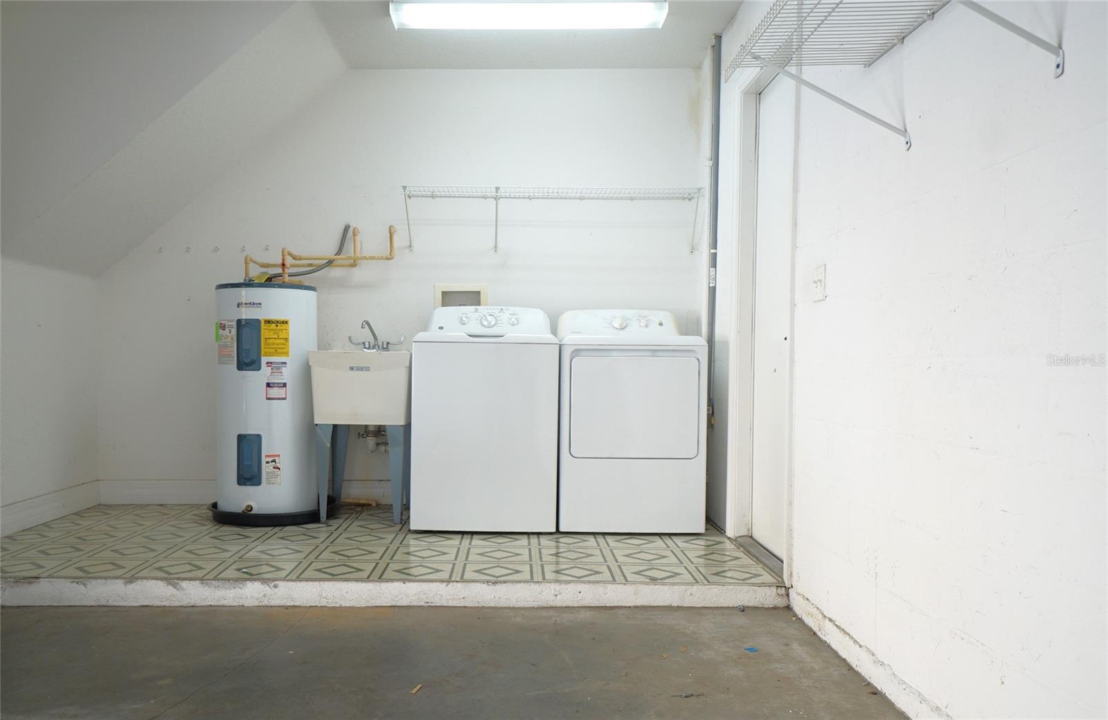 Image 21 of 28 For 3333 Las Campos Place