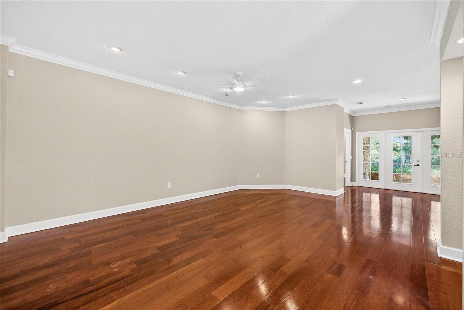 Image 10 of 42 For 6532 Green Acres Boulevard