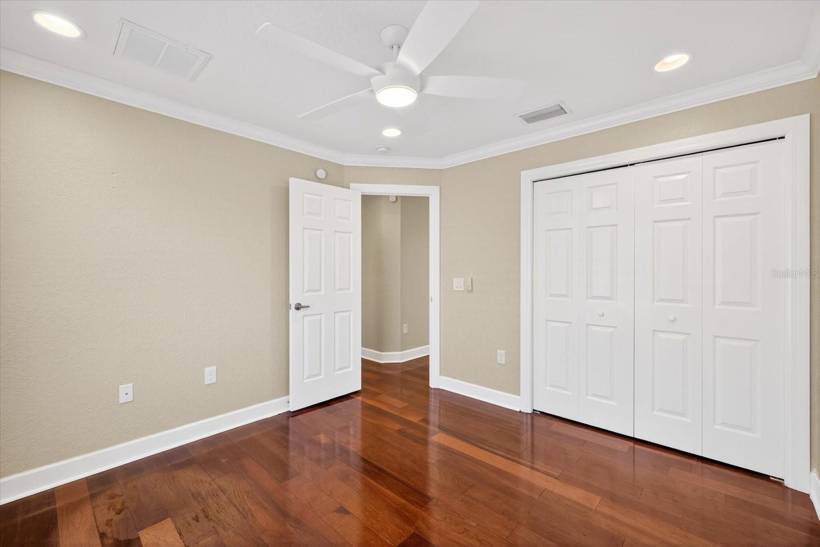 Image 14 of 42 For 6532 Green Acres Boulevard