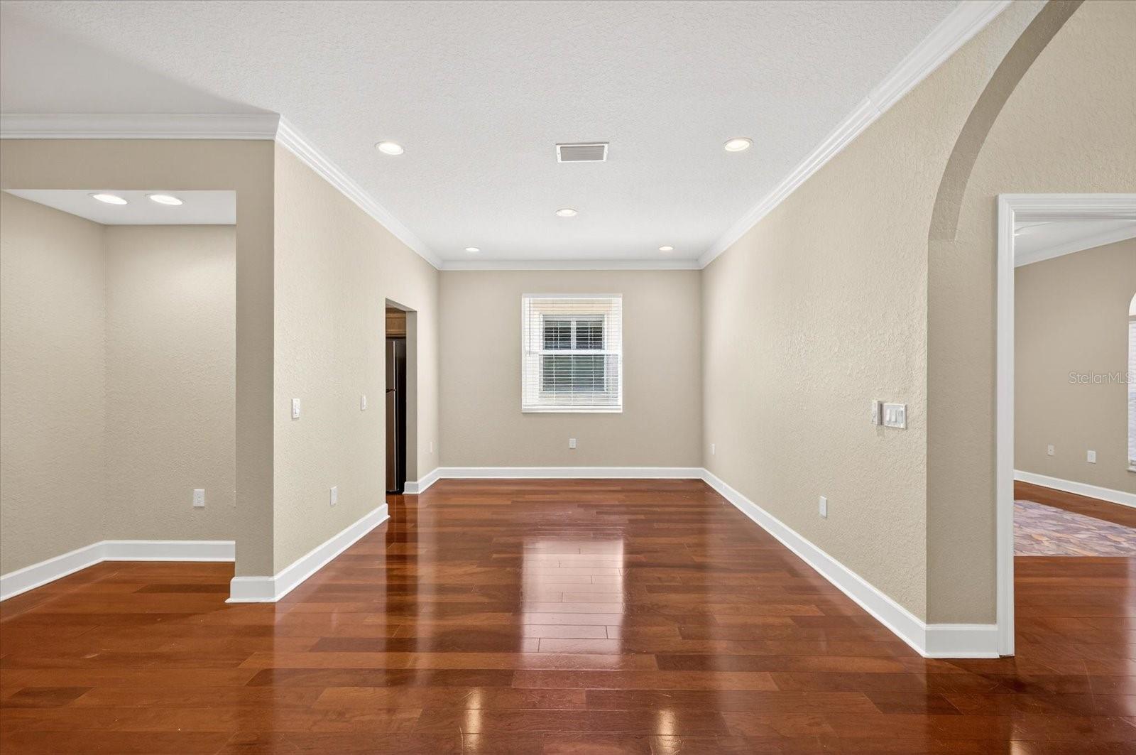 Image 7 of 42 For 6532 Green Acres Boulevard