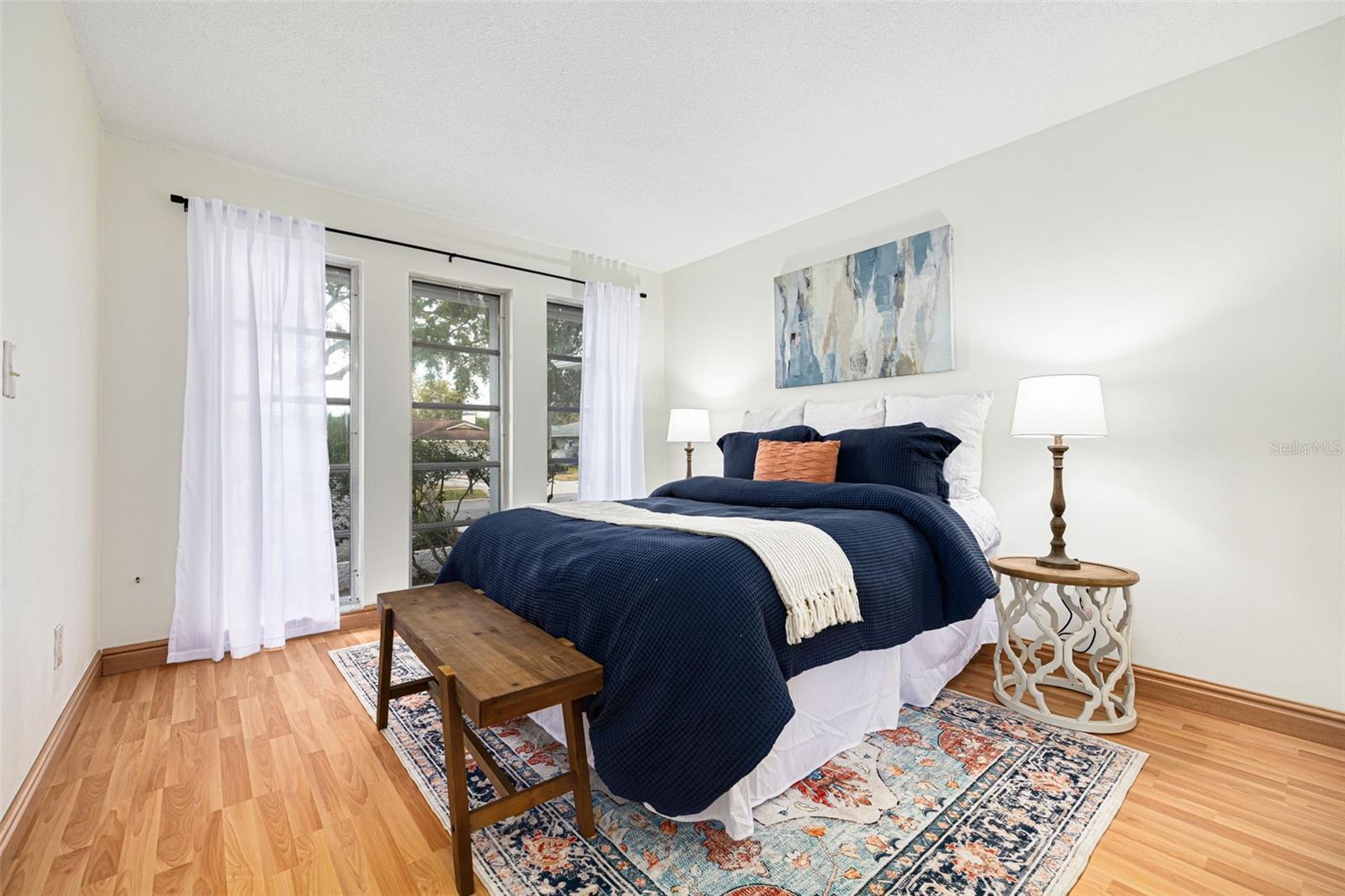 Listing photo id 15 for 3301 San Gabriel Street