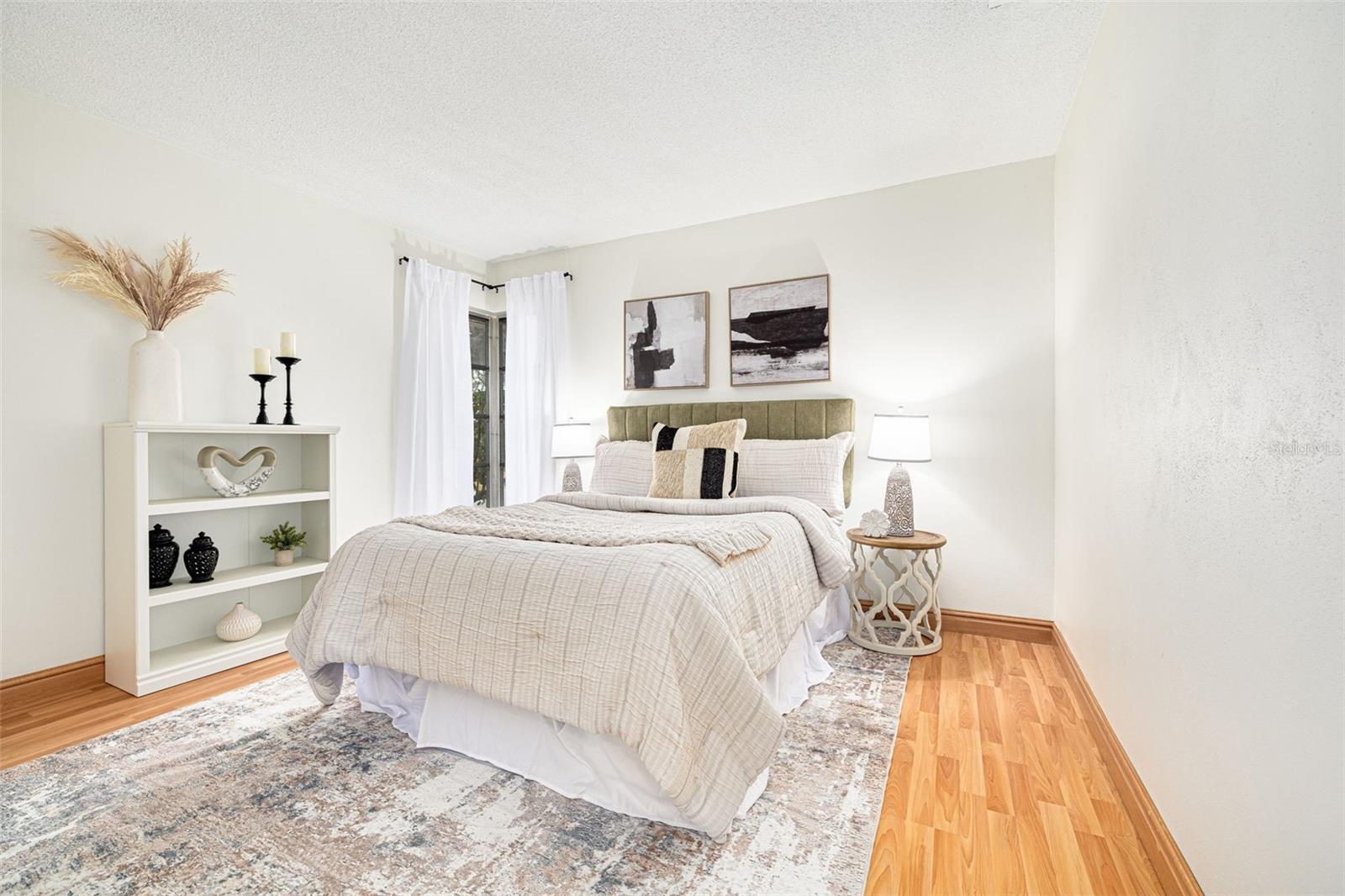 Listing photo id 16 for 3301 San Gabriel Street