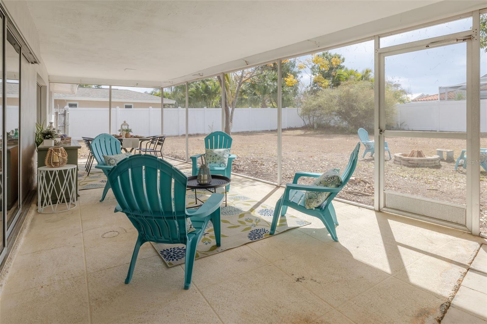 Listing photo id 21 for 3301 San Gabriel Street