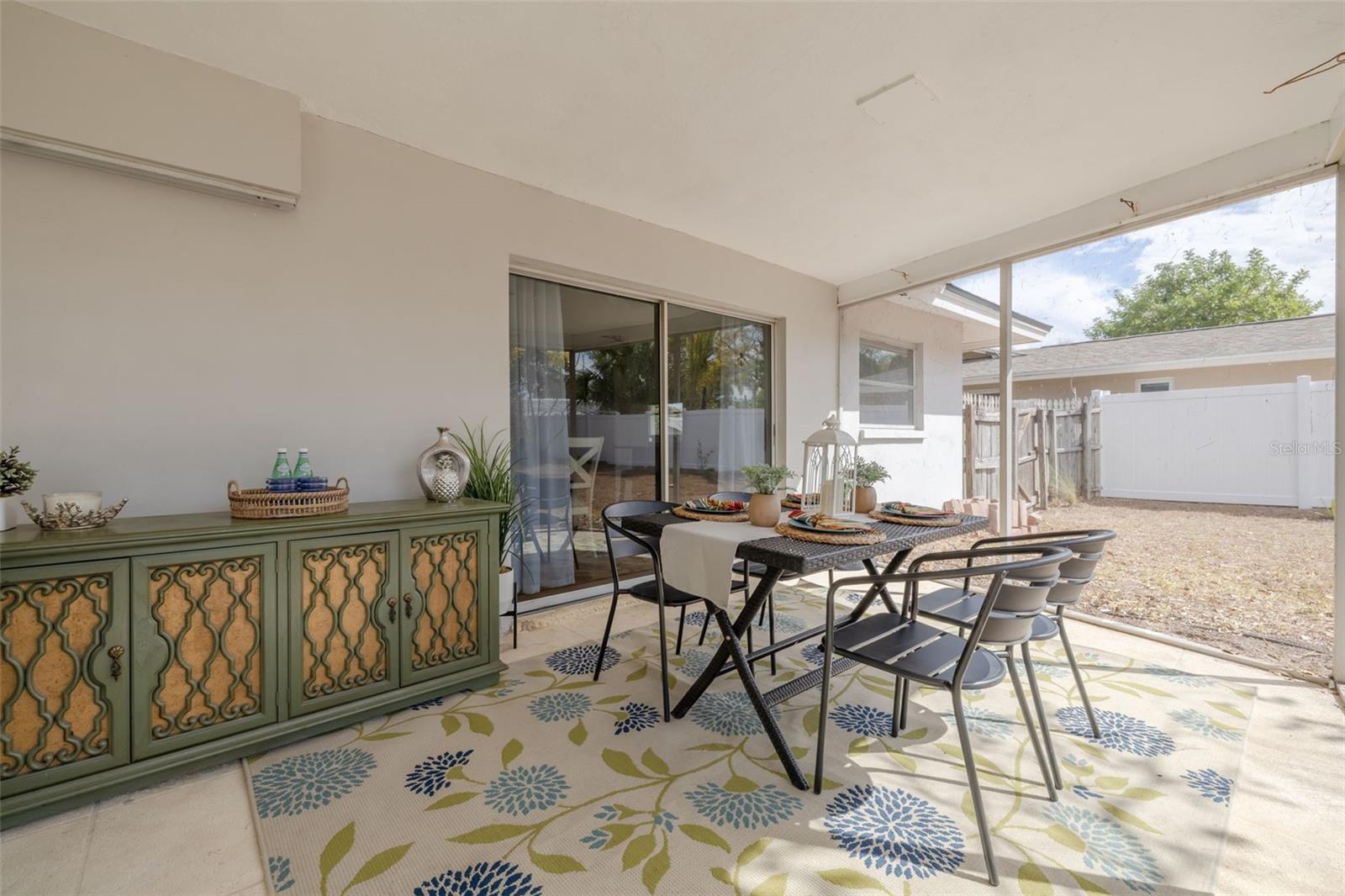 Listing photo id 22 for 3301 San Gabriel Street