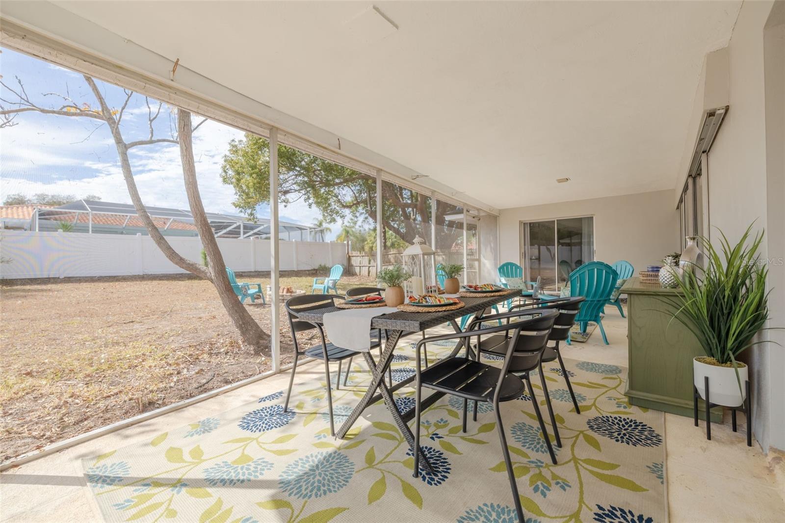 Listing photo id 23 for 3301 San Gabriel Street