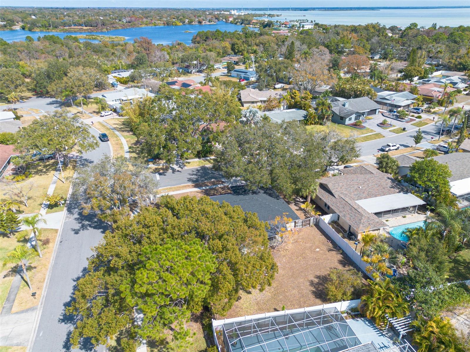 Listing photo id 27 for 3301 San Gabriel Street