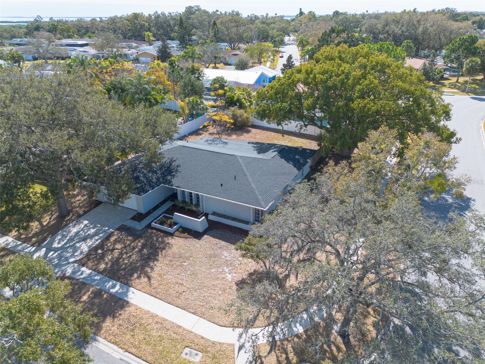 Listing photo id 28 for 3301 San Gabriel Street