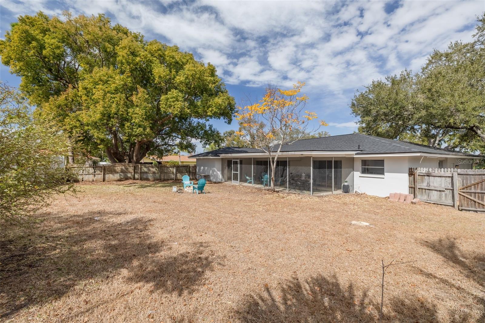 Listing photo id 29 for 3301 San Gabriel Street