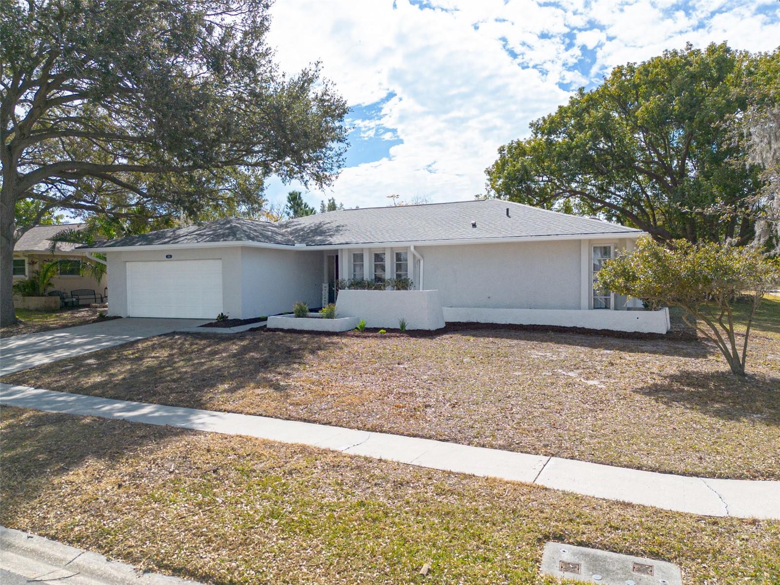Listing photo id 31 for 3301 San Gabriel Street
