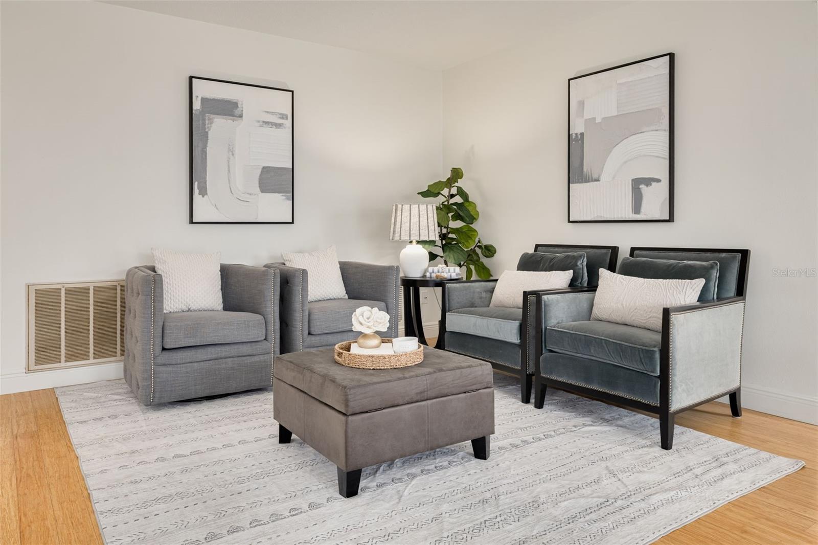 Listing photo id 5 for 3301 San Gabriel Street