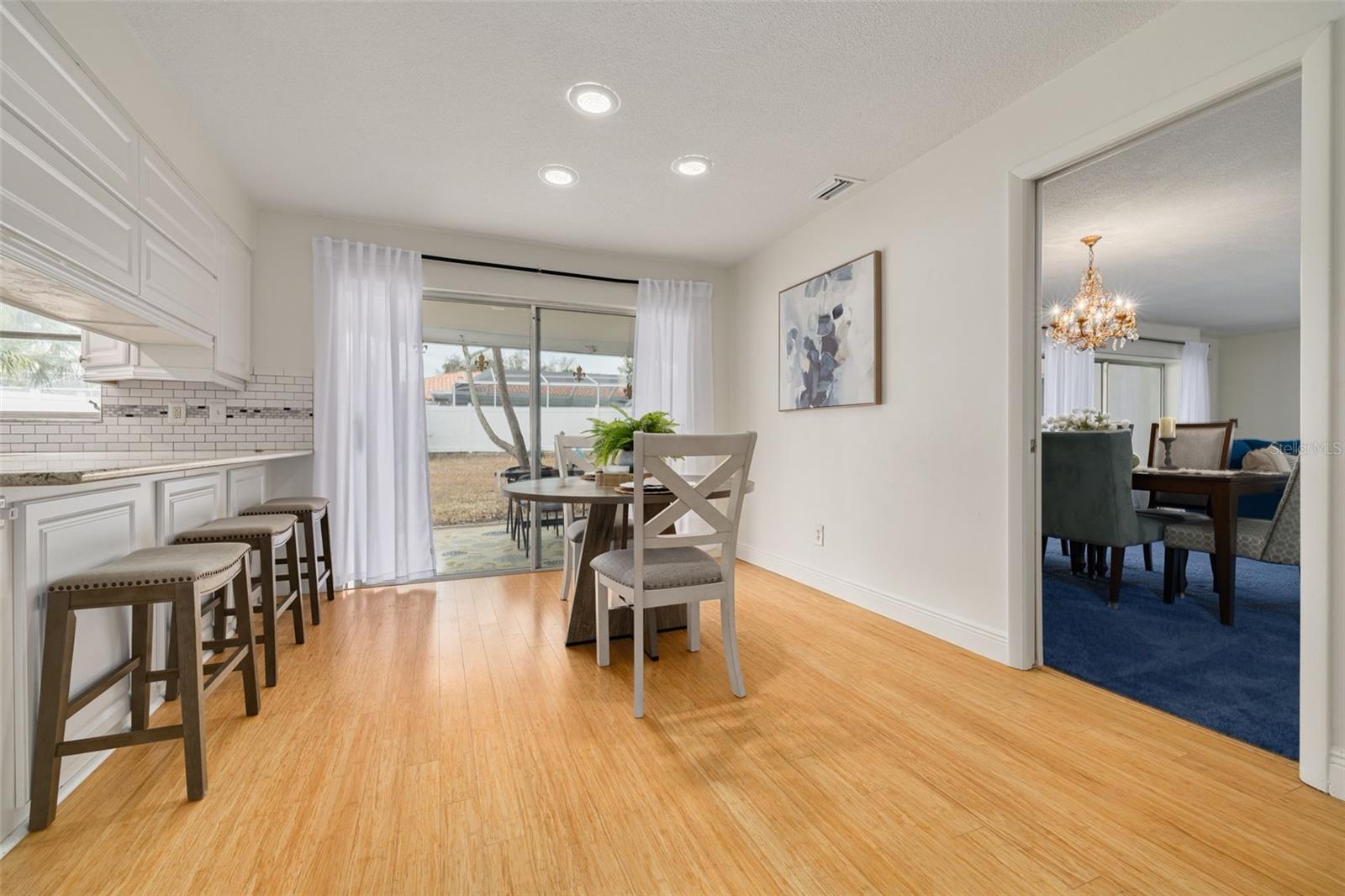 Listing photo id 6 for 3301 San Gabriel Street