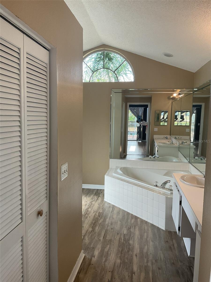 Image 10 of 26 For 8316 Summerside Lane