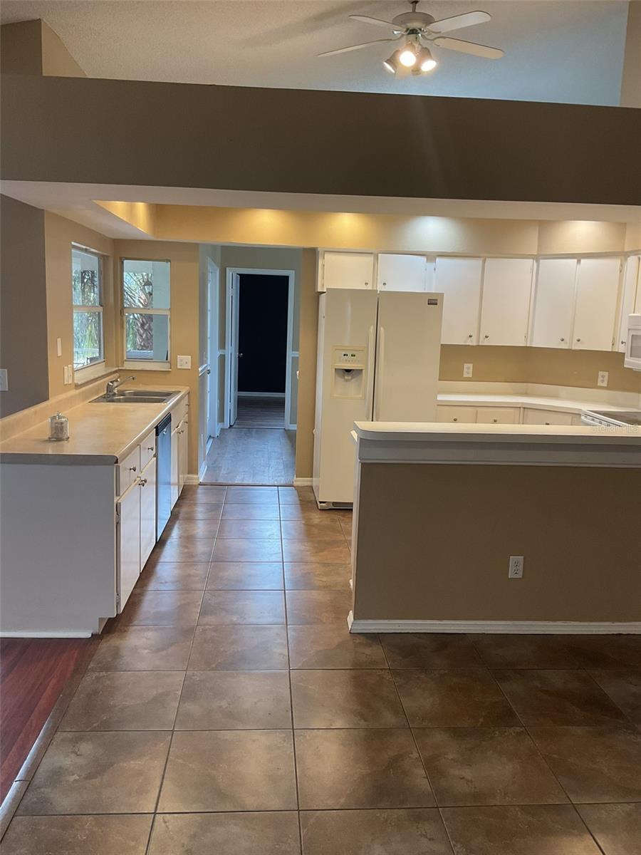 Image 5 of 26 For 8316 Summerside Lane