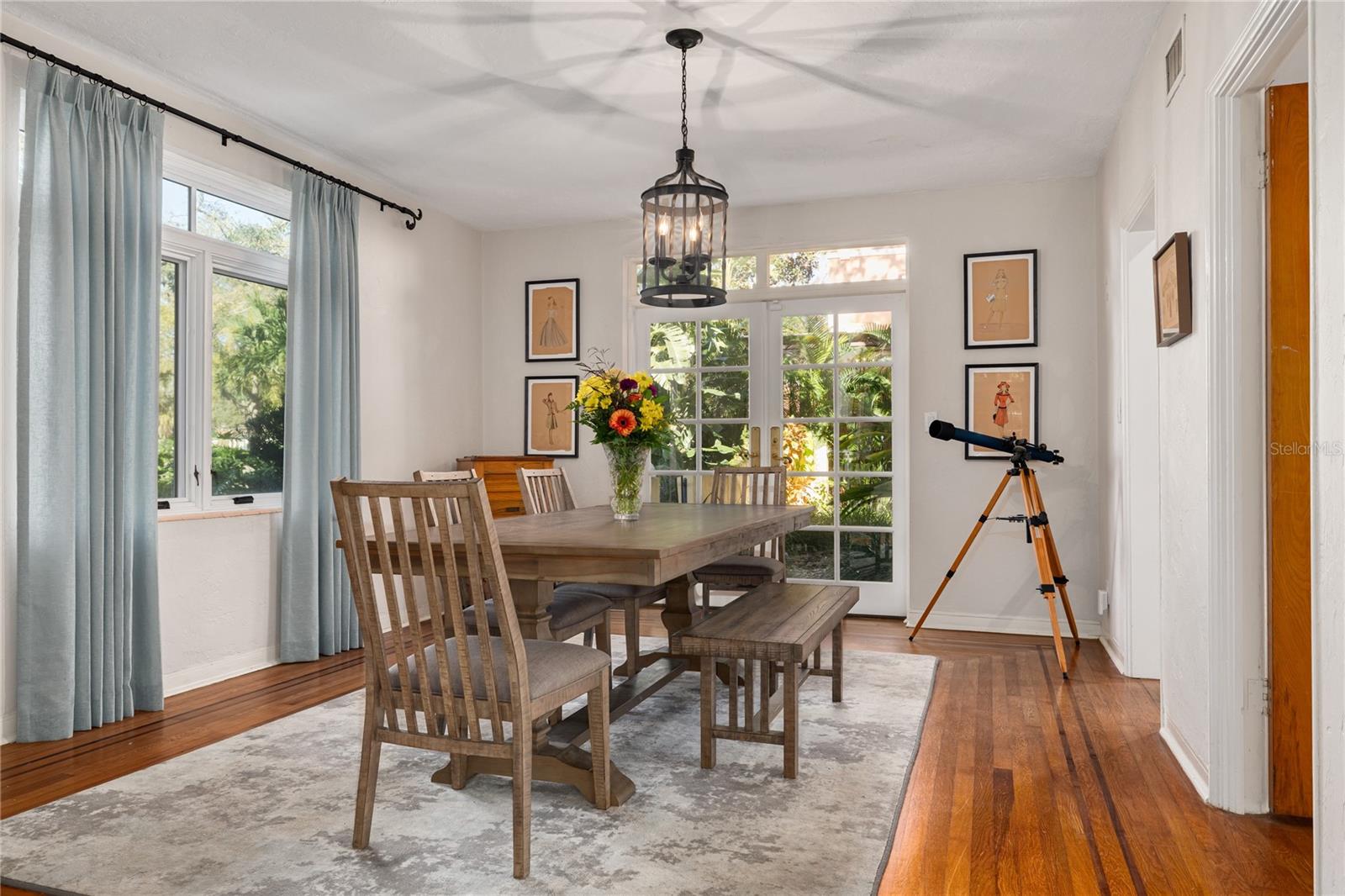 Image 10 of 54 For 438 Villagrande Avenue S