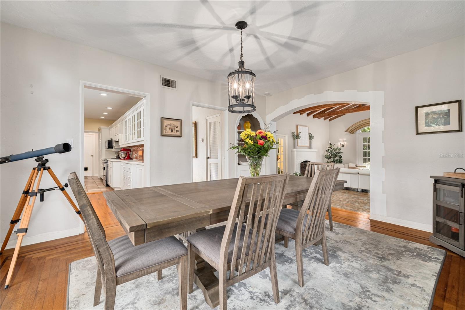 Image 11 of 54 For 438 Villagrande Avenue S