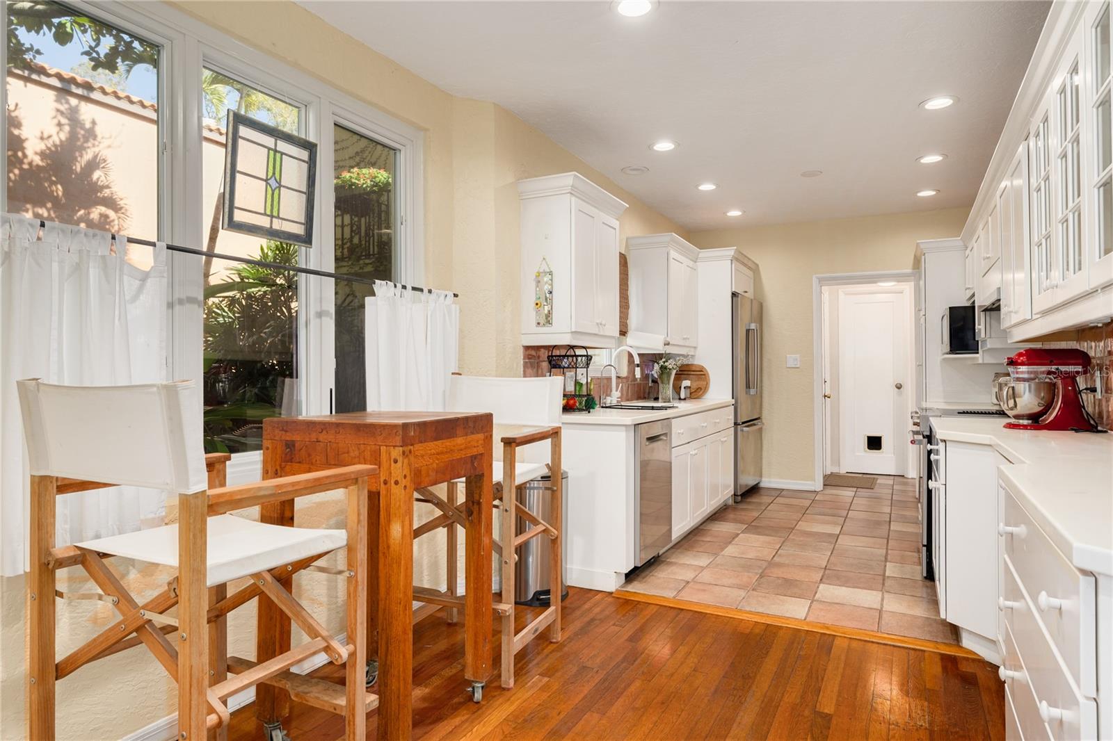 Image 12 of 54 For 438 Villagrande Avenue S