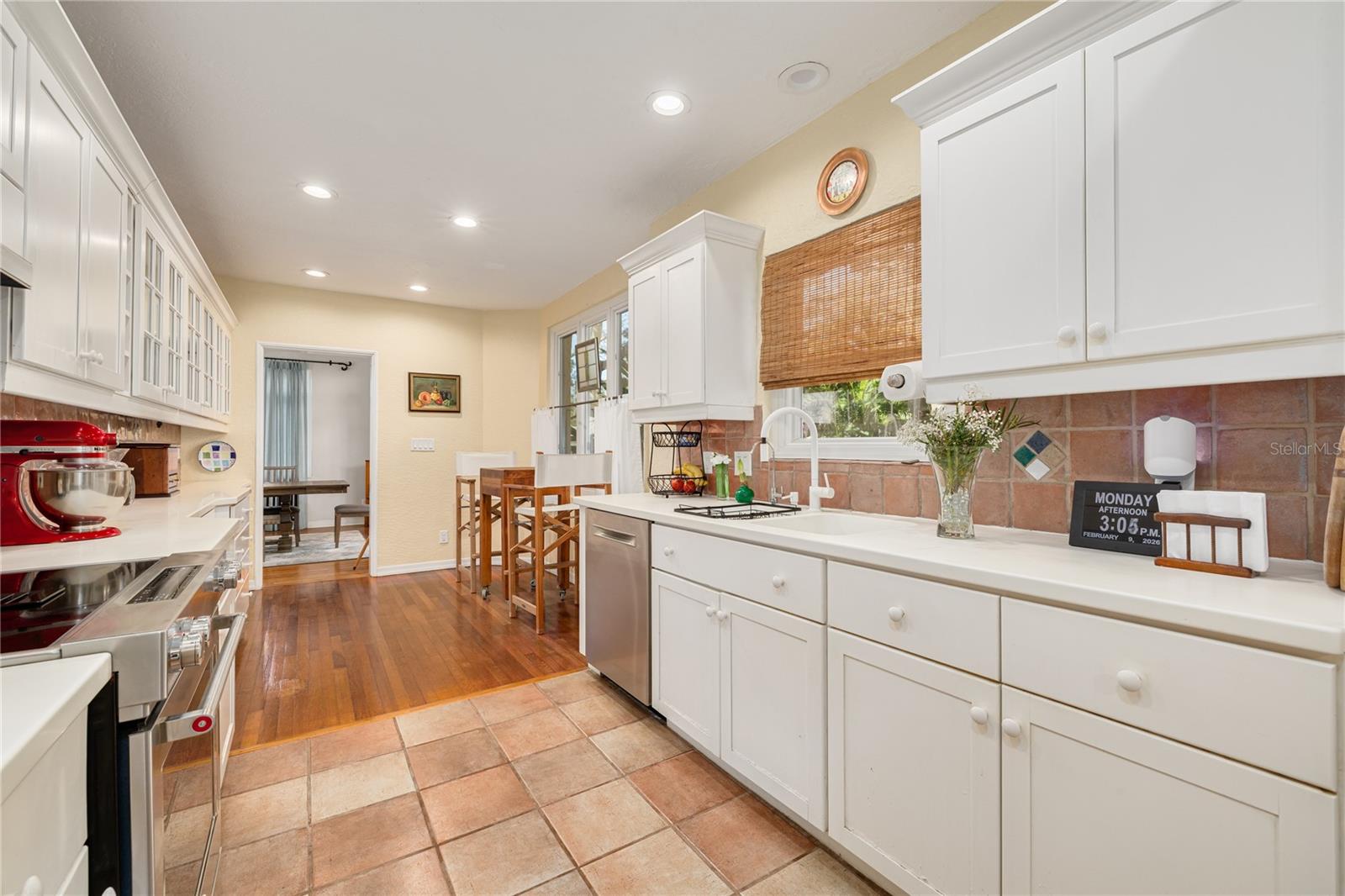 Image 15 of 54 For 438 Villagrande Avenue S