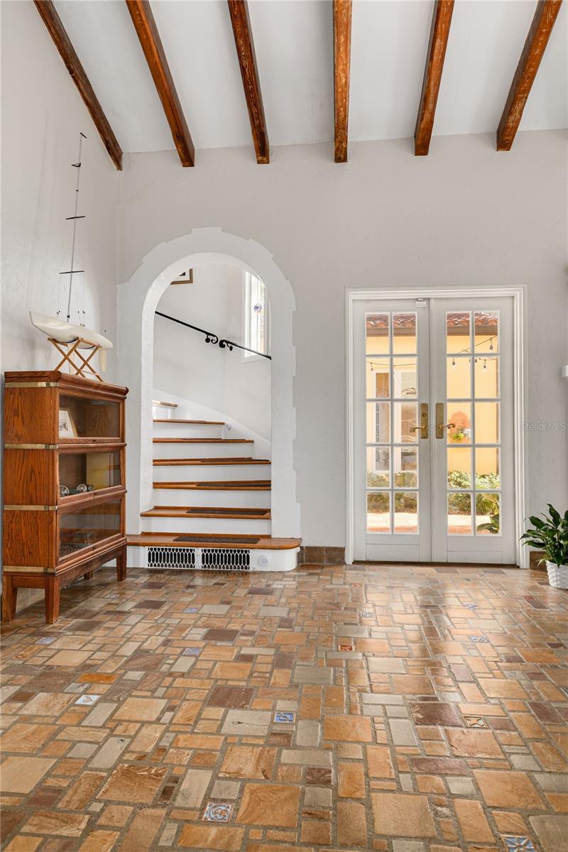 Image 17 of 54 For 438 Villagrande Avenue S