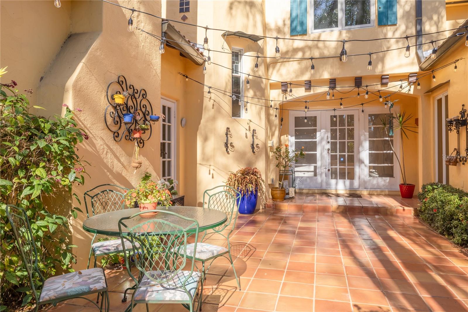 Image 22 of 54 For 438 Villagrande Avenue S