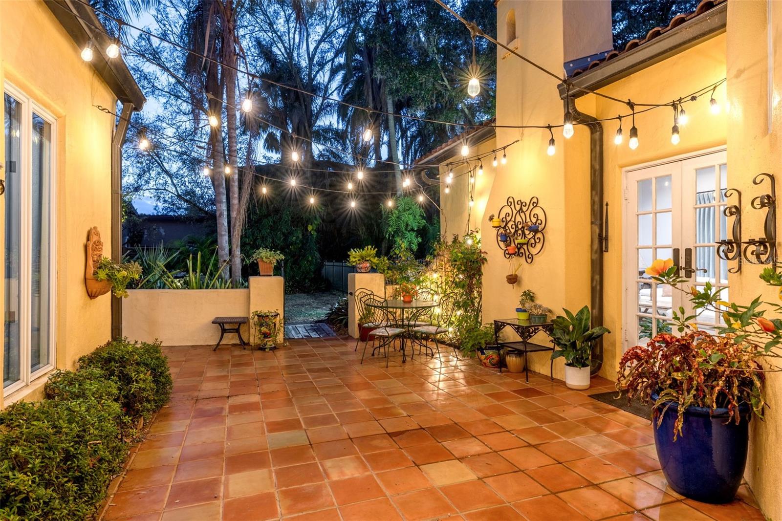 Image 23 of 54 For 438 Villagrande Avenue S