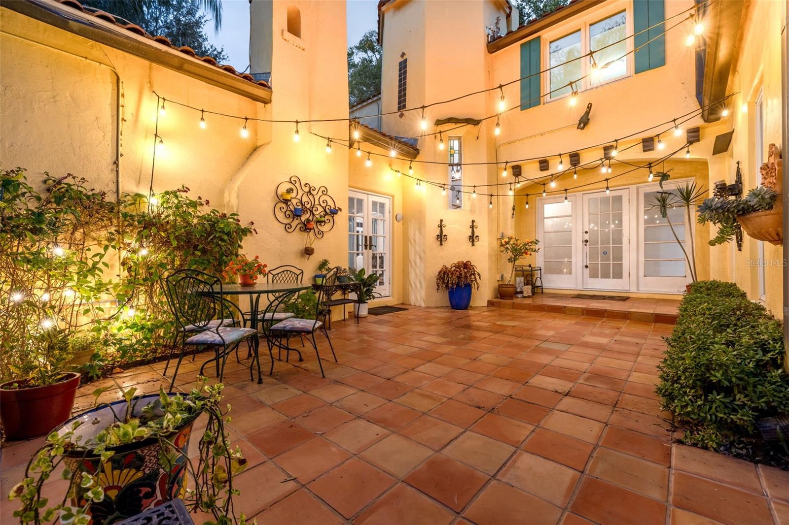 Image 24 of 54 For 438 Villagrande Avenue S