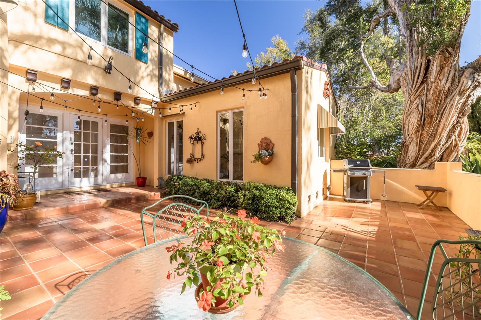 Image 25 of 54 For 438 Villagrande Avenue S