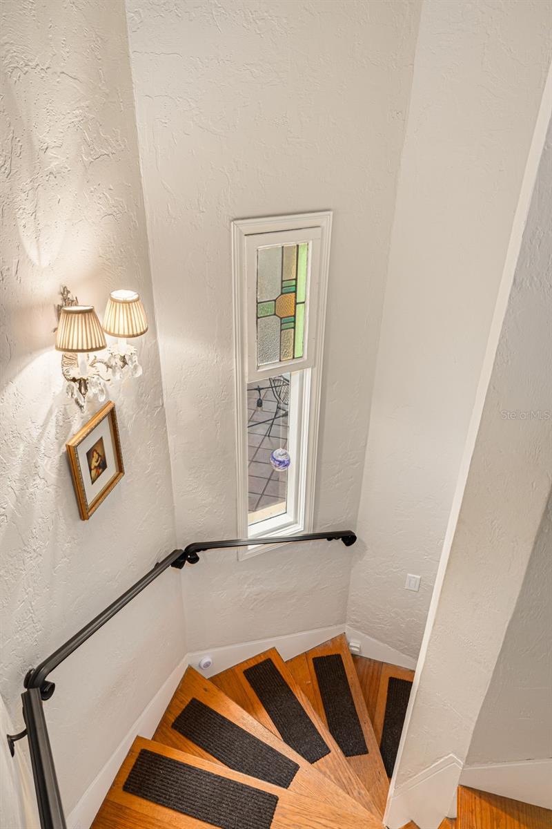 Image 26 of 54 For 438 Villagrande Avenue S