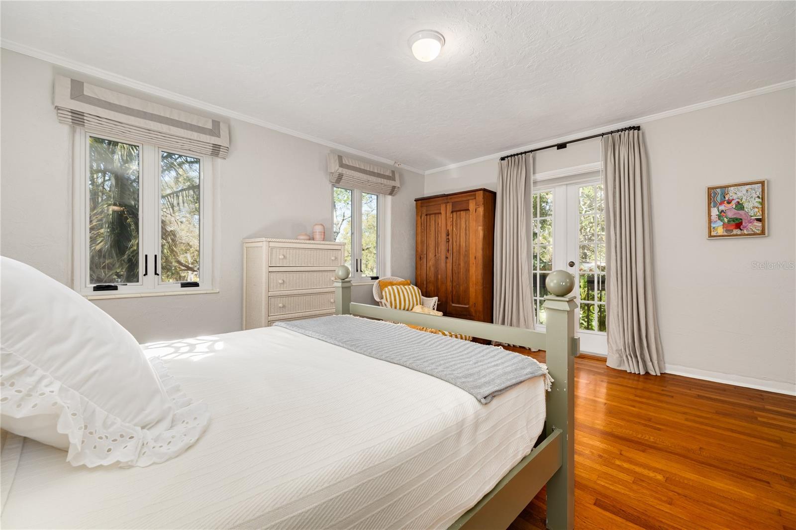 Image 37 of 54 For 438 Villagrande Avenue S